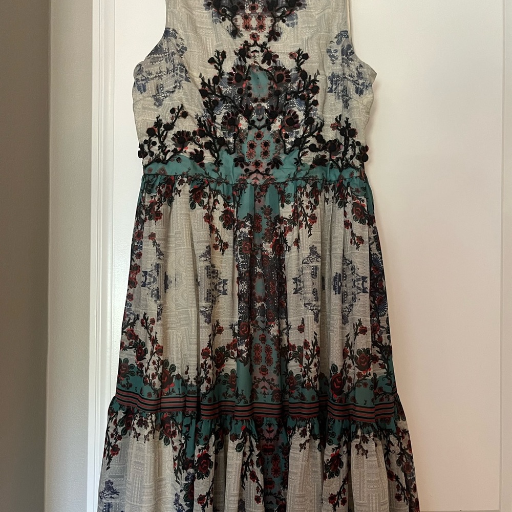 Dress - Picture 5 of 8